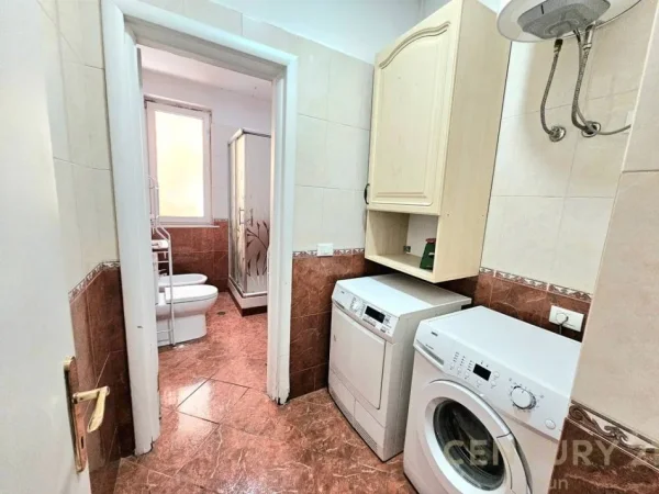 Tirane, jepet me qera apartament 1+1 , 600 € 