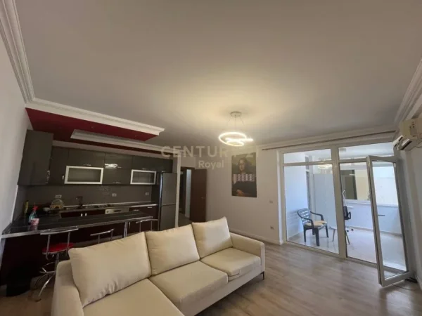 Tirane, jepet me qera zyre Kati 7, 110 m² 1.600 € (Rruga Themistokli Germenji)