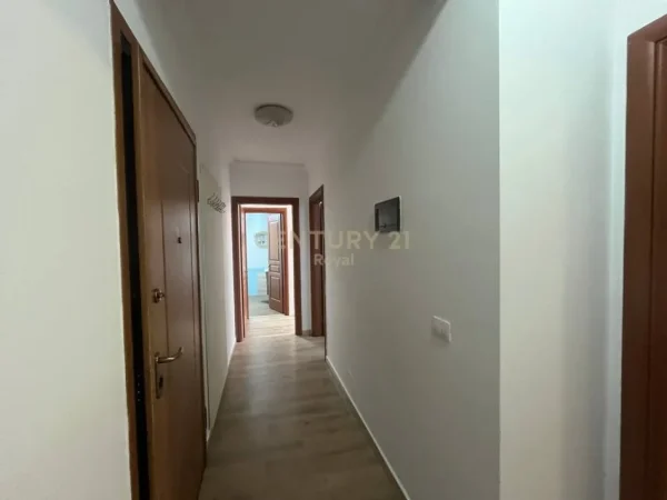 Tirane, jepet me qera zyre Kati 7, 110 m² 1.600 € (Rruga Themistokli Germenji)