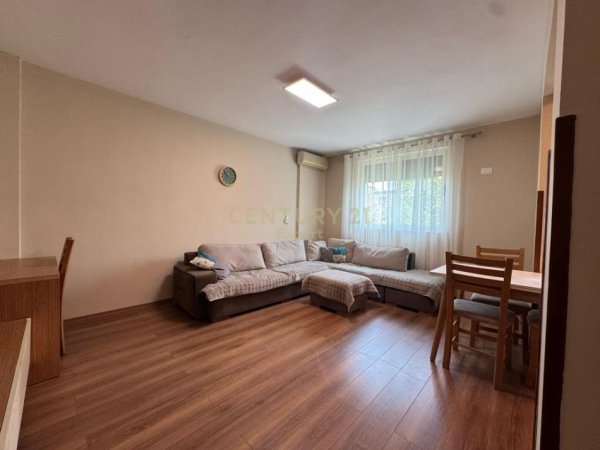 Tirane, jepet me qera apartament 1+1 Kati 3, 70 m² 550 € (Ish Parku)