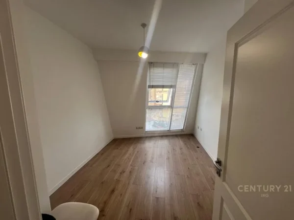 Tirane, jepet me qera apartament 2+1+Ballkon Kati 4, 100 m² 1.300 € 