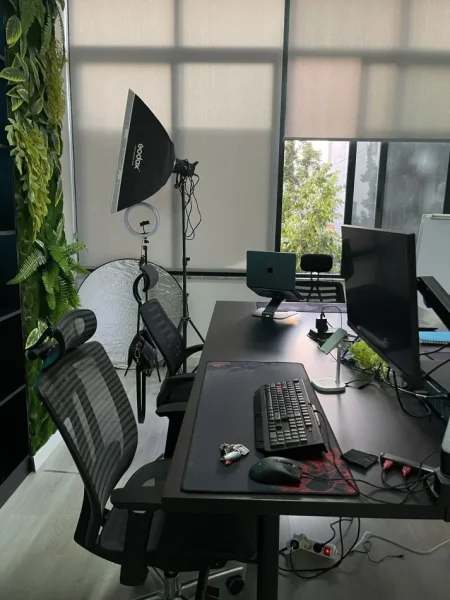 Tirane, shitet interiori + zyre me qera 300 euro, Kati 2, 31 m²