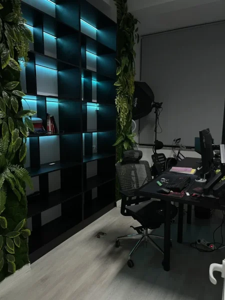 Tirane, shitet interiori + zyre me qera 300 euro, Kati 2, 31 m²