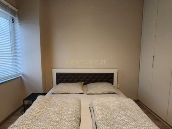 Tirane, jepet me qera apartament 1+1 Kati 4, 105 m² 700 € (Kopshti zologjik)