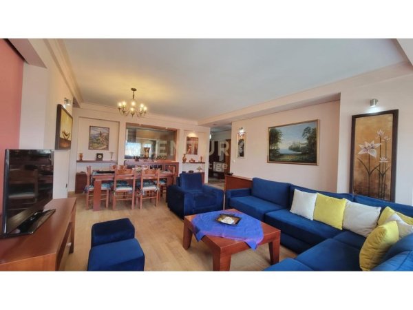 Tirane, jepet me qera apartament 3+1+Ballkon Kati 5, 160 m² 1.000 € (Rruga e Elbasanit)
