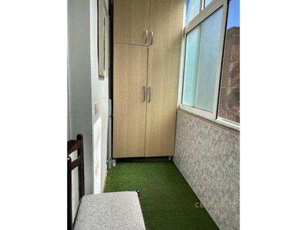 Tirane, jepet me qera apartament 3+1 Kati 4, 80 m² 800 € 