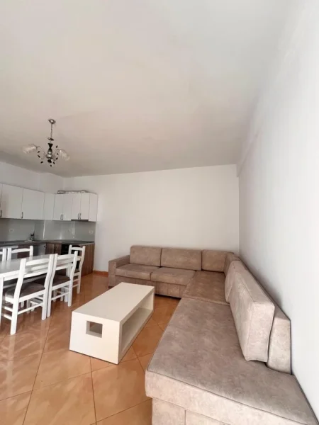 Tirane, jepet me qera apartament 1+1+Ballkon Kati 7, 65 m² 400 € 