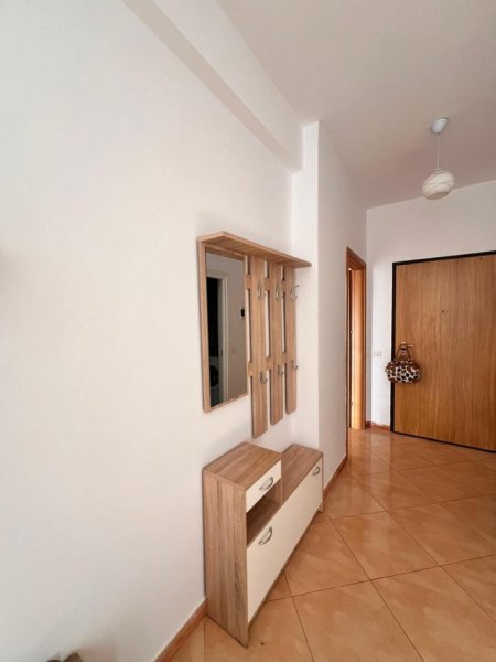 Tirane, jepet me qera apartament 1+1+Ballkon Kati 7, 65 m² 400 € 
