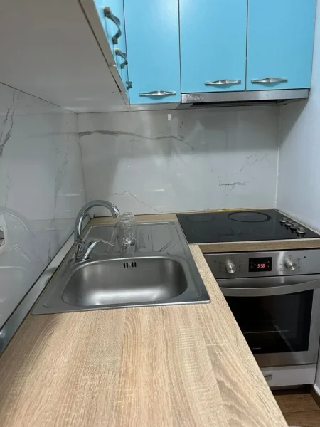 Tirane, shes garsonier 1+1 Kati 1, 1.200.000 € (Rruga Ferit Xhajko)