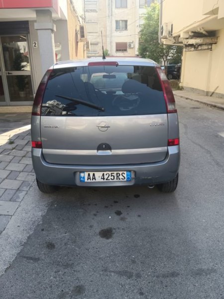 Tirane, shitet makine OPEL MERIVA Nafte, manuale 2.500 €