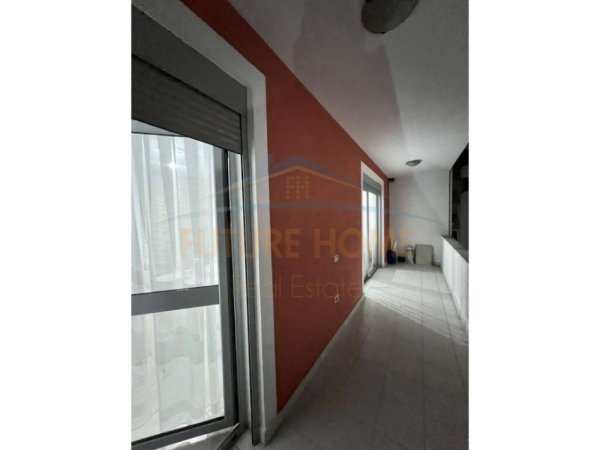 Tirane, jepet me qera apartament 2+1 Kati 5, 97 m² 410 € (Yzberisht)