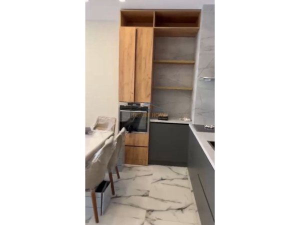 Tirane, jepet me qera apartament 2+1 Kati 8, 70 m² 600 € (Bulevardi Gjergj Fishta)