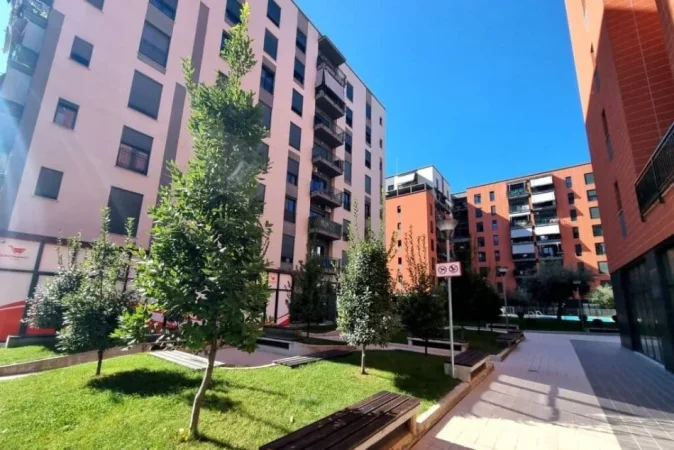 Tirane, shitet apartament 1+1+Ballkon Kati 3, 135.000 m² 135.000 € (Unaza e Re)