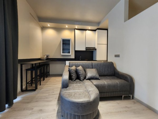 Jepet me Qira: 1+1+ Ballkon || 📍 Liqeni Artificial, Vija e pare pallati Swan || 600€/ Muaj