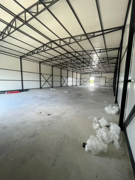 Kruje, jepet me qera magazine Kati 0, 555 m² 1.200 € (Tapize)