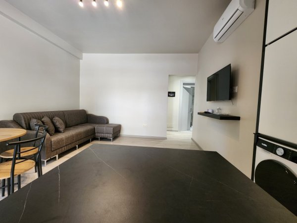 Jepet me Qira: 1+1+ Ballkon || 📍 Liqeni Artificial, Vija e Pare Pallati Swan || 700 euro/ muaj
