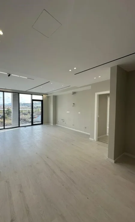 Tirane, jepet me qera ambjent biznesi Kati 6, 125 m² 1.300 € (Lake View Residence)