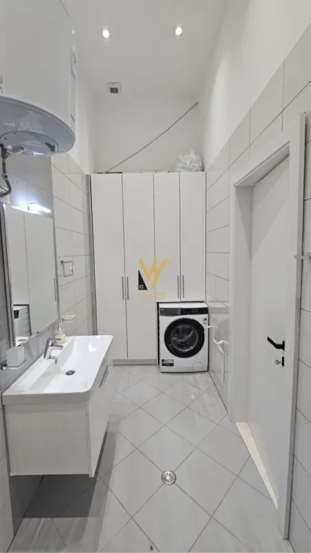 Tirane, shitet apartament 3+1+Ballkon Kati 4, 118 m² 330.000 € (RRUGA PETI)