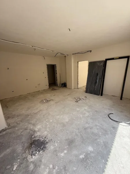 Tirane, shes apartament 2+1+Ballkon Kati 5, 83 m² (Ish Fusha e Aviacionit)