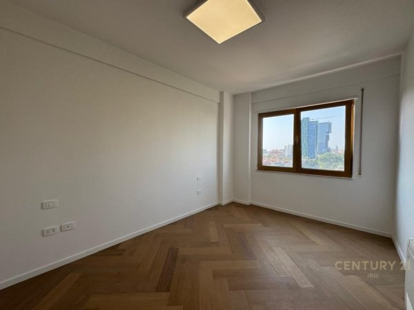 Shqiperi, jepet me qera zyre Kati 9, 100 m² 1.400 € (PRANE SKY TOWER)