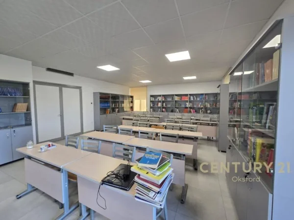 Tirane, jepet me qera ambjent biznesi Kati 4, 600 m² 150.000 € 