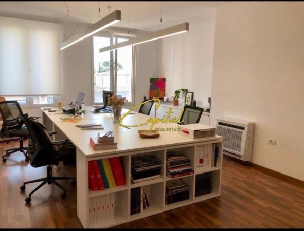 Tirane, jepet me qera zyre Kati 4, 57 m² 1.000 € (STADIUMI &quot;AIR ALBANIA&quot;)