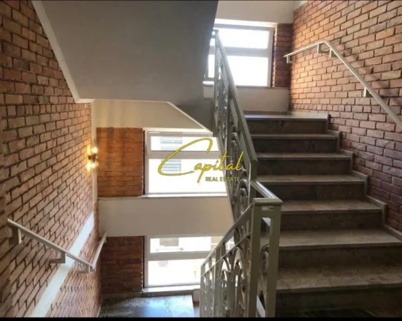 Tirane, jepet me qera zyre Kati 4, 57 m² 1.000 € (STADIUMI "AIR ALBANIA")