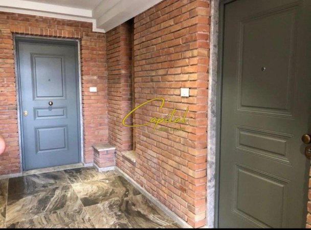 Tirane, jepet me qera zyre Kati 4, 57 m² 1.000 € (STADIUMI "AIR ALBANIA")