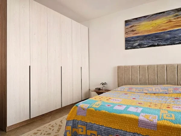 Tirane, jepet me qera apartament 2+1 Kati 3, 109 m² 650 € 