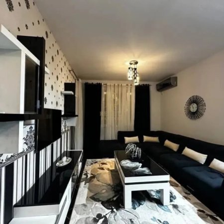 Tirane, jepet me qera apartament 3+1+Ballkon Kati 2, 115 m² 700 € (Bulevardi i Ri)