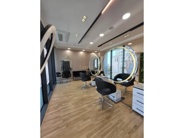 Tirane, shitet ambjent biznesi Kati 2, 127 m² 45.000 € 