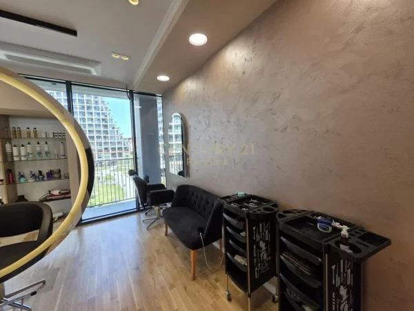 Tirane, shitet ambjent biznesi Kati 2, 127 m² 45.000 € 