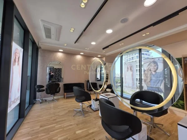 Tirane, shitet ambjent biznesi Kati 2, 127 m² 45.000 € 