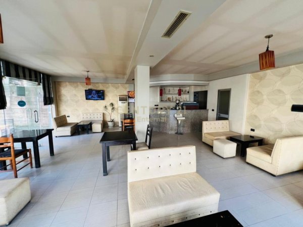 Tirane, jepet me qera ambjent biznesi , 80 m² 600 € 