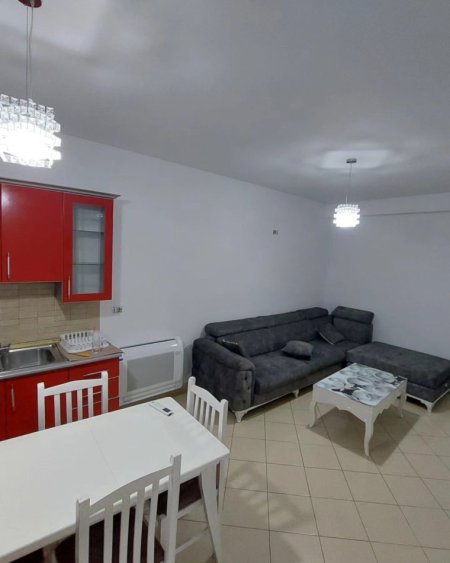Tirane, jepet me qera apartament 1+1+Ballkon Kati 2, 60 m² 450 € 