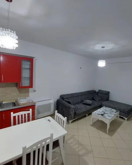 Tirane, jepet me qera apartament 1+1+Ballkon Kati 2, 60 m² 450 € 