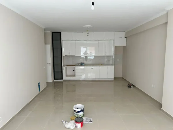 Tirane, jepet me qera apartament 2+1 Kati 2, 108 m² 350 € (Kamez, Raiffaisen Bank)