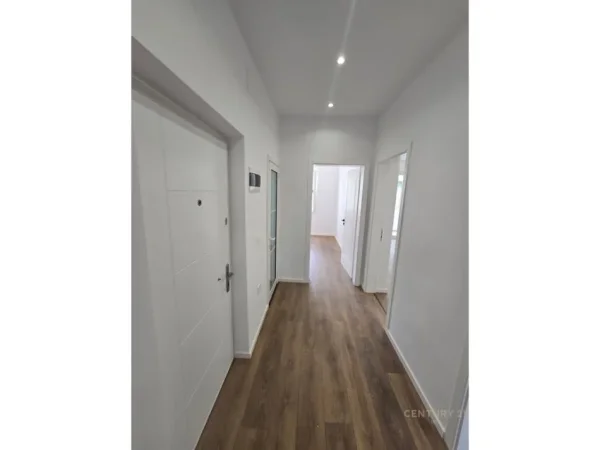 Tirane, shitet apartament Kati 4, 68 m² 185.000 € 