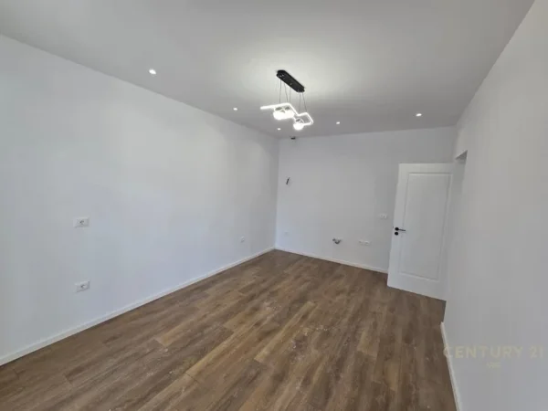 Tirane, shitet apartament Kati 4, 68 m² 185.000 € 
