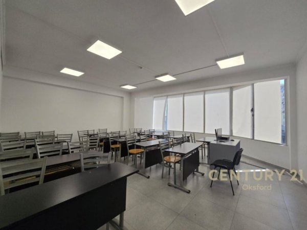 Tirane, jepet me qera ambjent biznesi Kati 0, 1.340 m² 15.000 € (PRANE DELIJORGJIT)