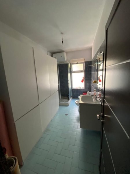 Tirane, jepet me qera apartament 2+1 Kati 1, 110 m² 550 € (Astir, prane &quot;Well&quot;)