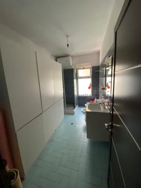 Tirane, jepet me qera apartament 2+1 Kati 1, 110 m² 550 € (Astir, prane "Well")