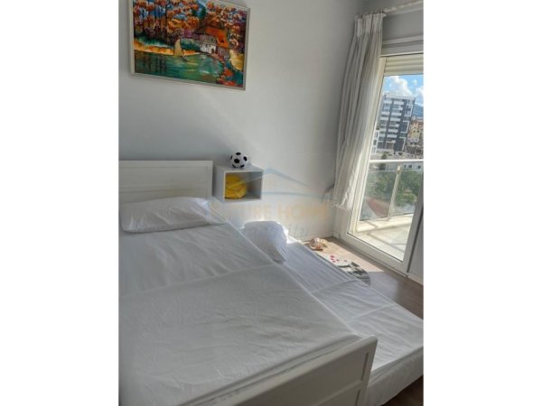 Tirane, jepet me qera apartament 2+1+Ballkon Kati 6, 98 m² 650 € 