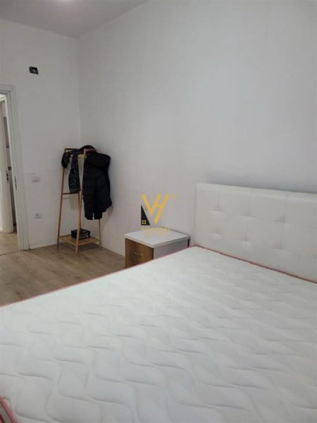 Tirane, jepet me qera apartament 1+1+Ballkon Kati 4, 65 m² 400 € (5 MAJI)