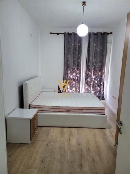 Tirane, jepet me qera apartament 1+1+Ballkon Kati 4, 65 m² 400 € (5 MAJI)