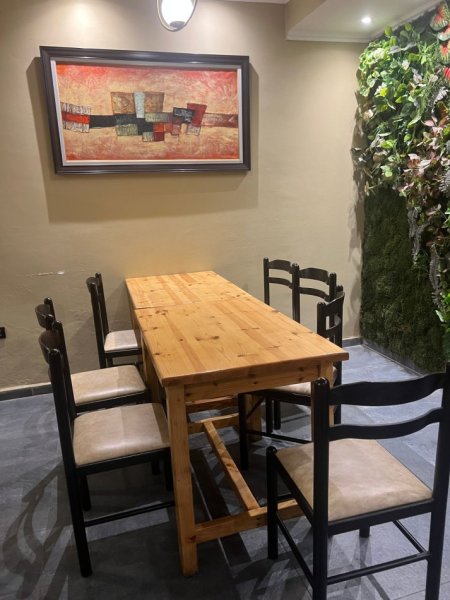 JEPET ME QERA SUPER AMBIENT PER LOKAL TEK MINE PEZA NE QENDER TE TIRANES. Kati 0, 150 m² 1.200 €