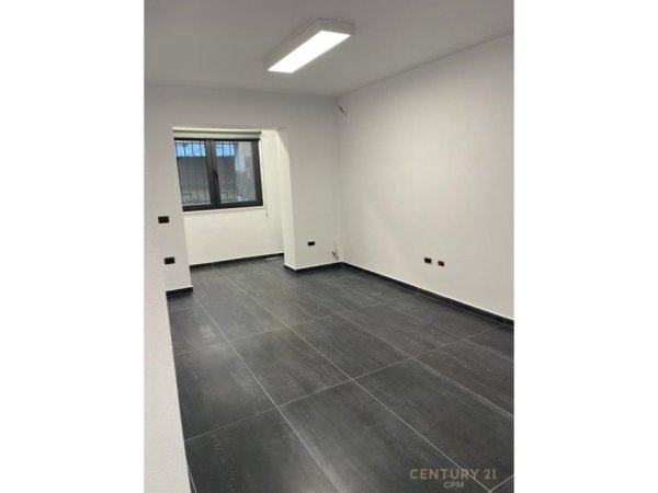Tirane, jepet me qera zyre Kati 0, 51 m² 550 € (Stadiumi Dinamo)