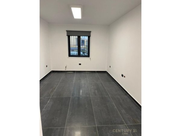 Tirane, jepet me qera zyre Kati 0, 51 m² 550 € (Stadiumi Dinamo)