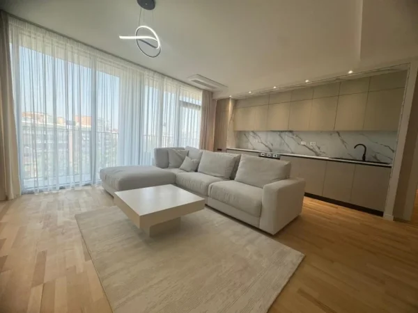 Tirane, jepet me qera apartament 2+1 Kati 5, 130 m² 2.200 € (Lake View)