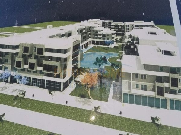Vlore, shitet apartament 1+1 Kati 3, 95.700 € (Radhime)